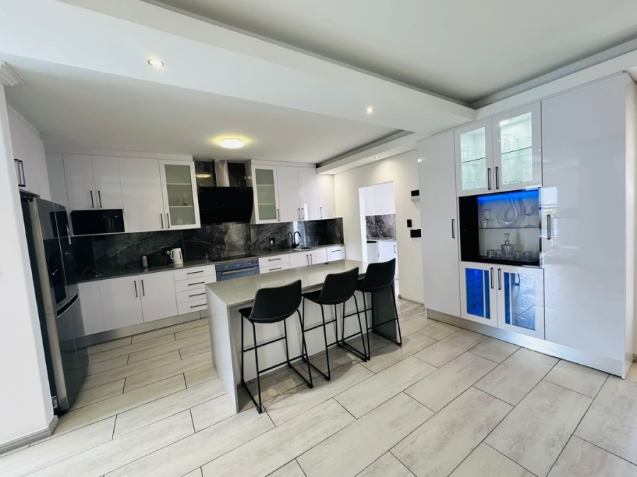 To Let 3 Bedroom Property for Rent in Parklands Western Cape